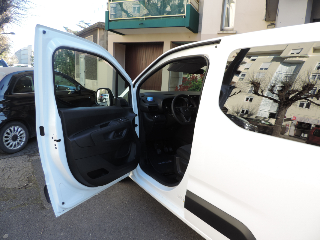 Opel Combo Cargo — 16